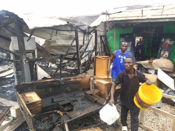 8 shops burnt
