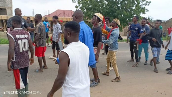 Police Clash with Domeabra Residents Leads to Gunfire.